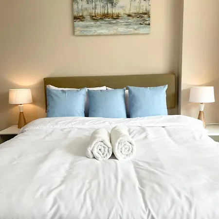 The Cozy Room In Hillside Condo2
